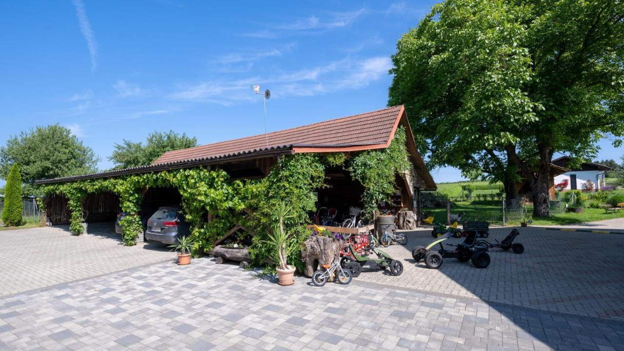 Erlebnisbauernhof Tschom Sankt Kanzian am Klopeiner See Exteriör bild