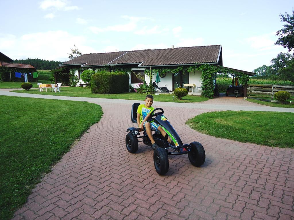 Erlebnisbauernhof Tschom Sankt Kanzian am Klopeiner See Exteriör bild